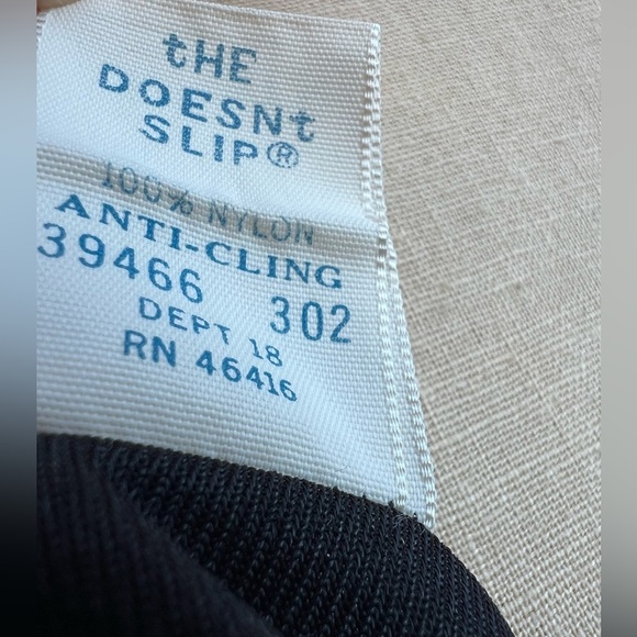 Vintage 1980s Formal Length Nylon Black Slip Skirt Size Large - Picture 5 of 6